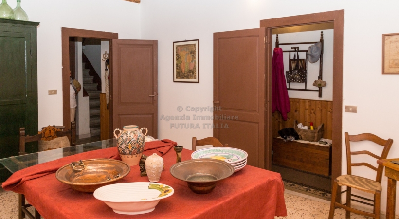 Rif. 427 - Terme Vigliatore - Particolare casa singola in VENDITA Rif. 427 - Terme Vigliatore - Particolare casa singola in VENDITA