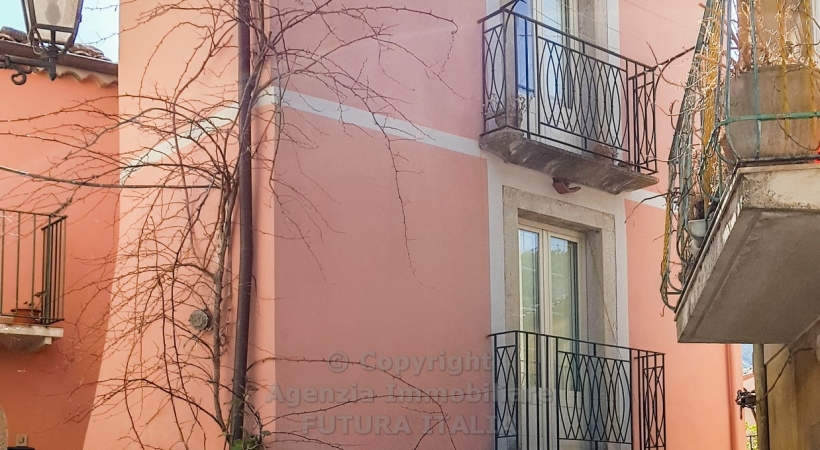 Rif. 429 - Novara di Sicilia - Casa singola in VENDITA Rif. 429 - Novara di Sicilia - Casa singola in VENDITA
