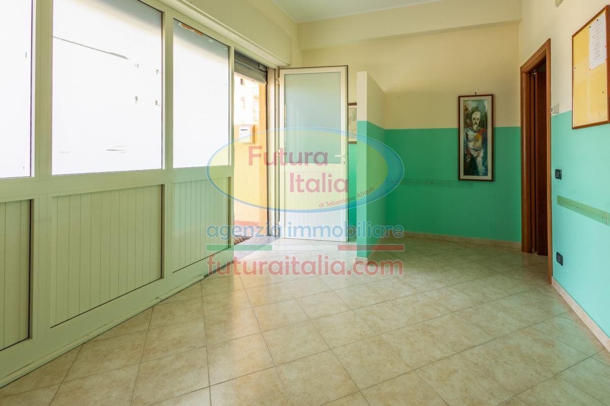Rif. 539 | Terme Vigliatore | Ufficio/Studio al piano terra con cortile