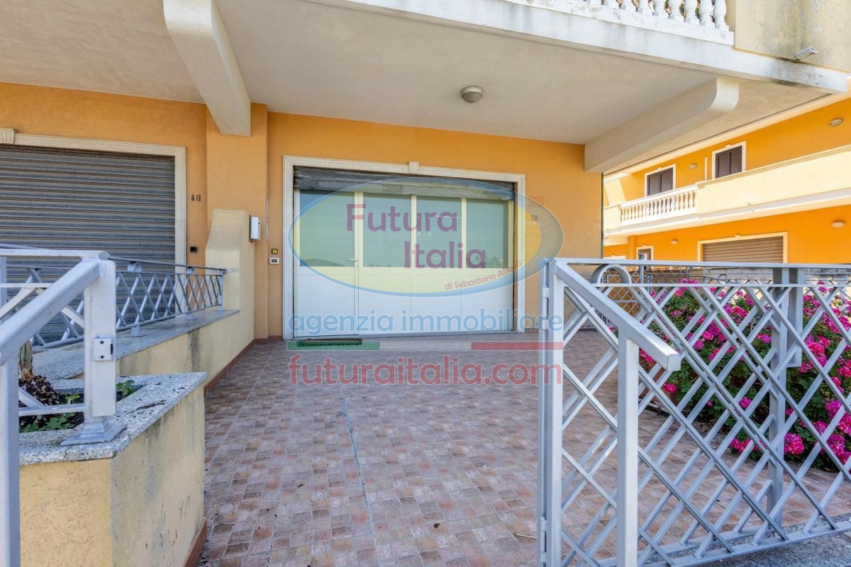 Rif. 539 | Terme Vigliatore | Ufficio/Studio al piano terra con cortile