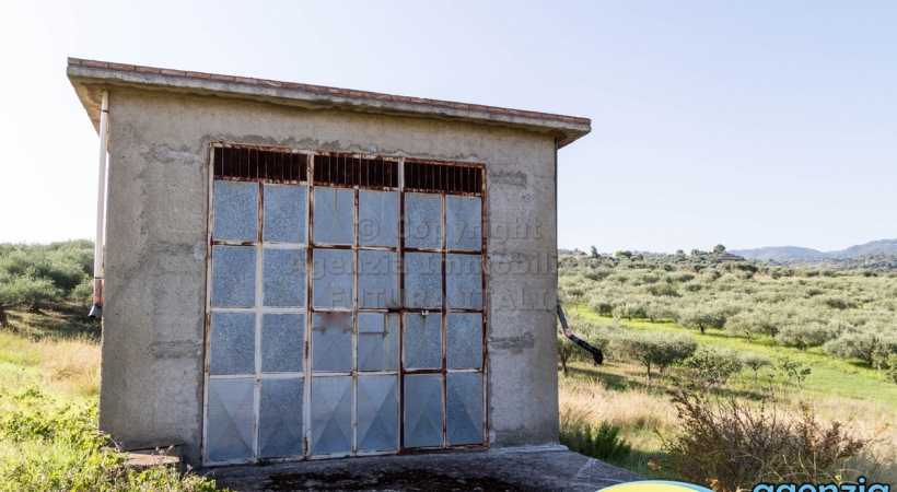 Rif. 462 - Furnari - Locale deposito in zona agricola in VENDITA Rif. 462 - Furnari - Locale deposito in zona agricola in VENDITA