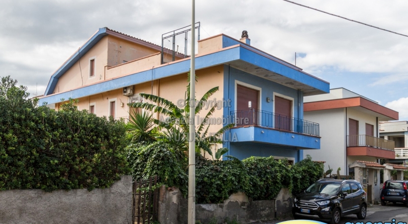 Rif. 475 - Terme Vigliatore - Zona mare - Appartamento in mansarda in VENDITA Rif. 475 - Terme Vigliatore - Zona mare - Appartamento in mansarda in VENDITA