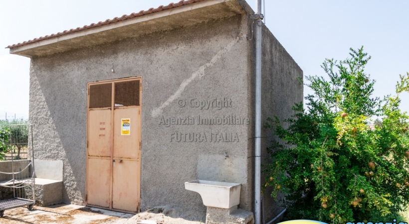 Rif. 474 - Torregrotta - terreno agricolo con magazzino in VENDITA Rif. 474 - Torregrotta - terreno agricolo con magazzino in VENDITA