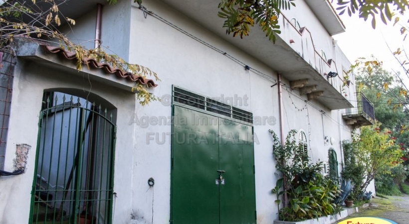 Rif. 378 - Rodi' Milici (c.da Mollerino) - Fabbricato con terreno in VENDITA Rif. 378 - Rodi' Milici (c.da Mollerino) - Fabbricato con terreno in VENDITA