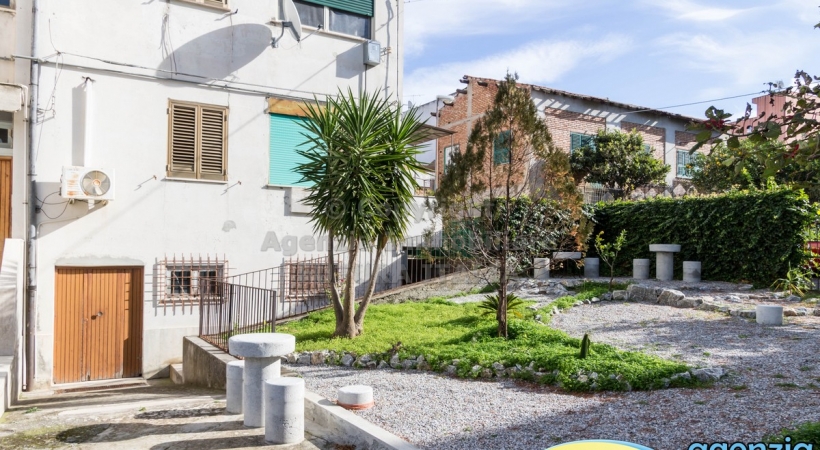 Rif. 466 - Furnari - Appartamento arredato, a P.T. con cortile in VENDITA Rif. 466 - Furnari - Appartamento arredato, a P.T. con cortile in VENDITA